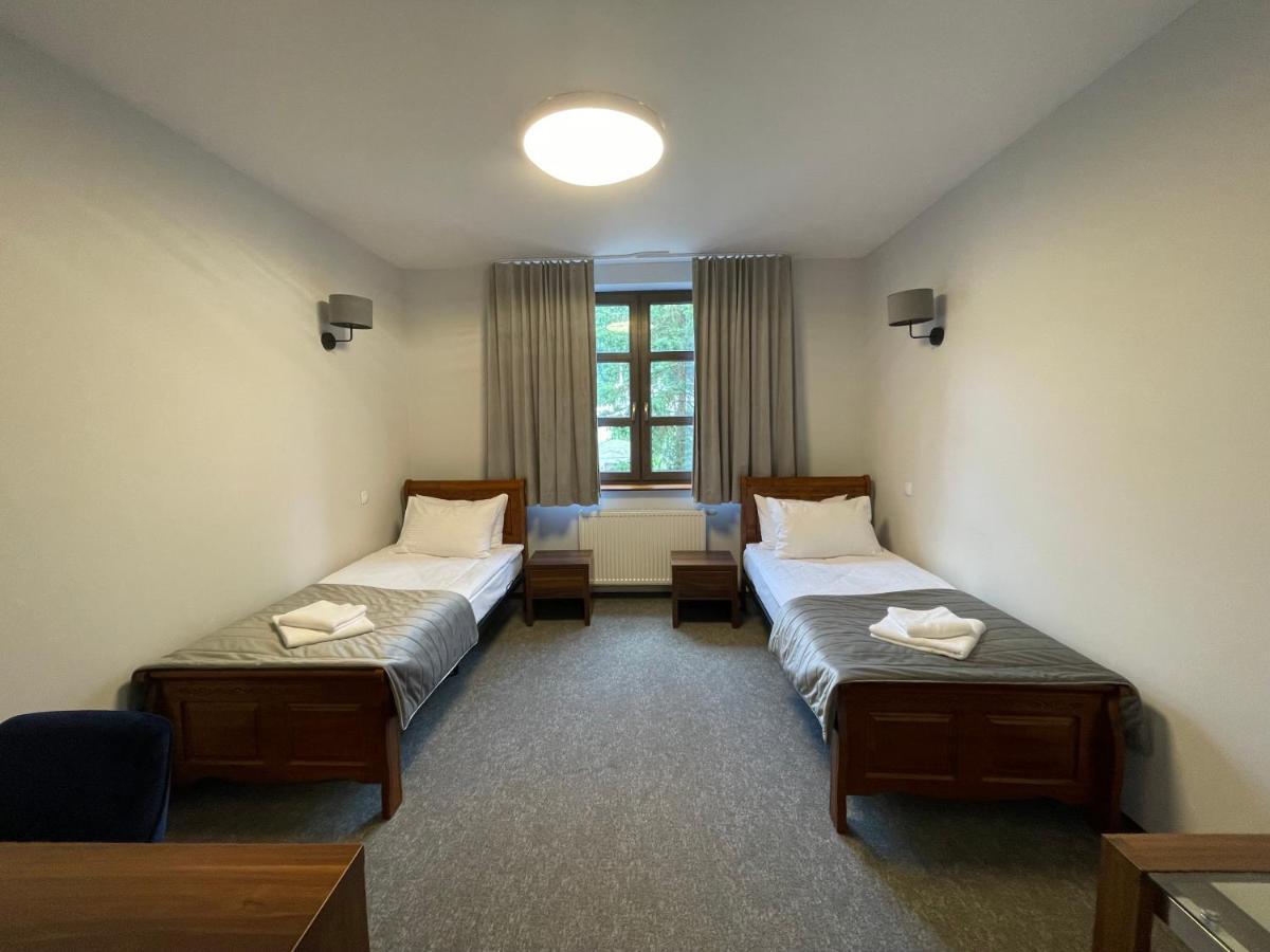 Hotel Red Ostrowiec Świętokrzyski Exteriör bild