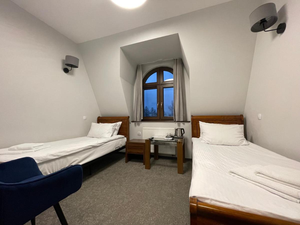 Hotel Red Ostrowiec Świętokrzyski Exteriör bild